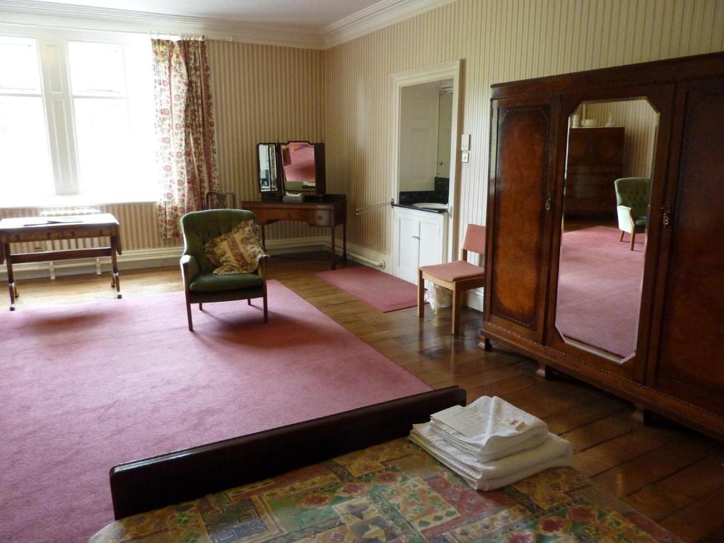 Gregynog Hall Casa de hóspedes Tregynon Quarto foto