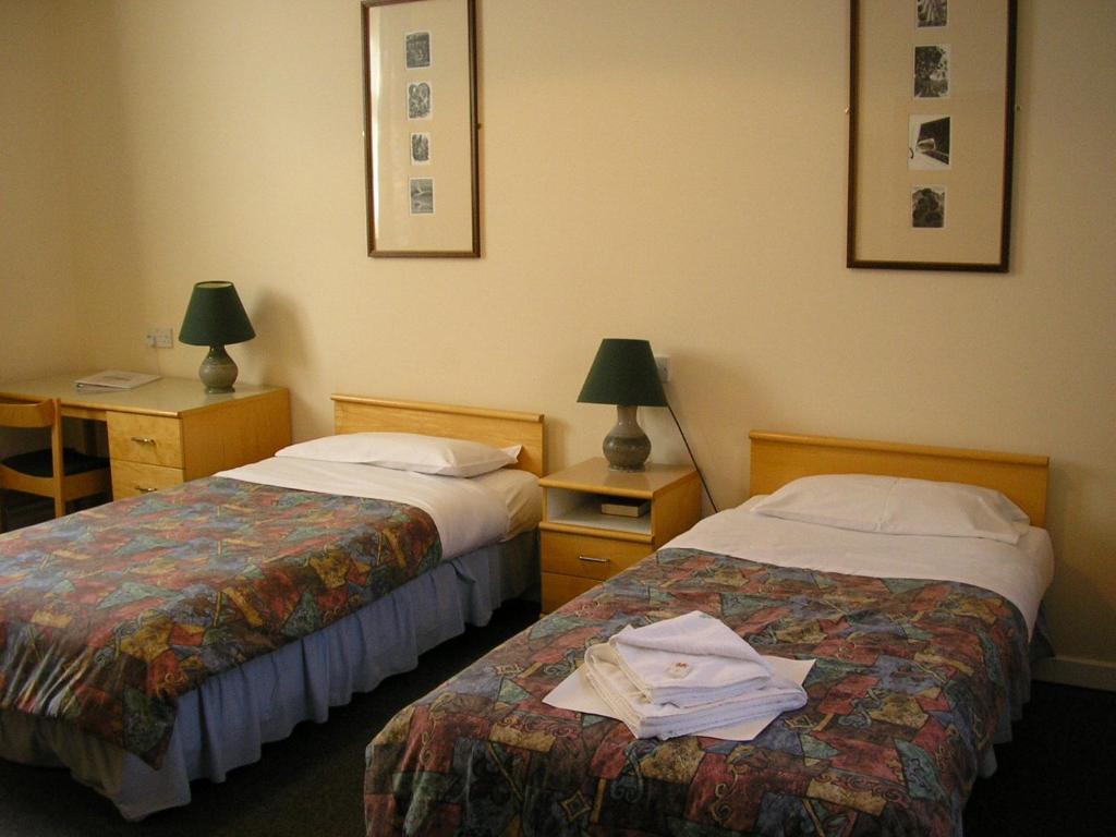Gregynog Hall Casa de hóspedes Tregynon Quarto foto